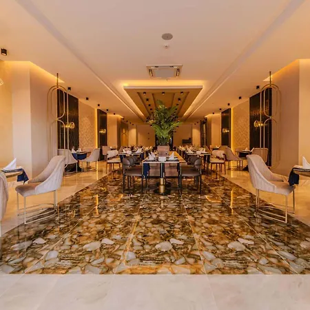 מלון Dream Fun World סייד