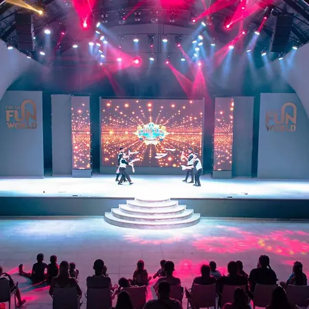 Отель Dream Fun World