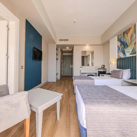 Dream Fun World Hotel 5*