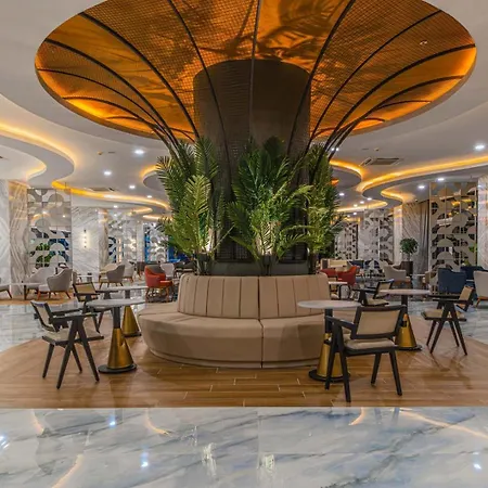 Hotel Dream Fun World Side
