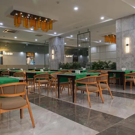 Dream Fun World Hotel 5*