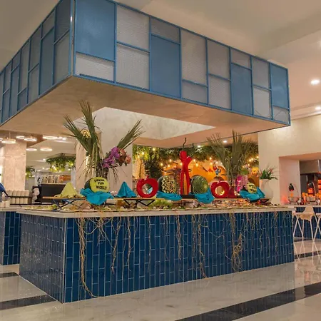 Hotel Dream Fun World Side