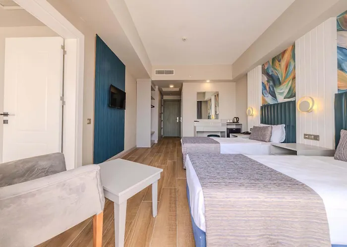 Dream Fun World Hotel 5*