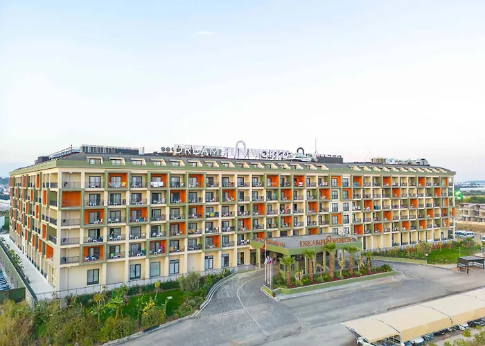 Hotel Dream Fun World Side