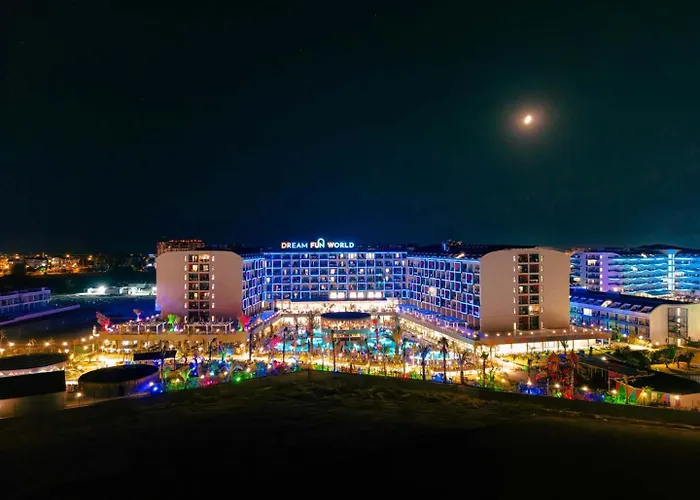 Dream Fun World 5* Side