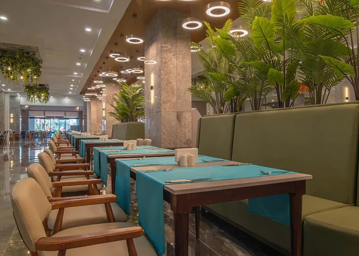 Dream Fun World Hotel 5*