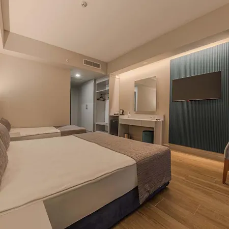 Dream Fun World Otel Side