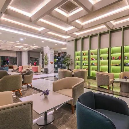 Dream Fun World Otel Side