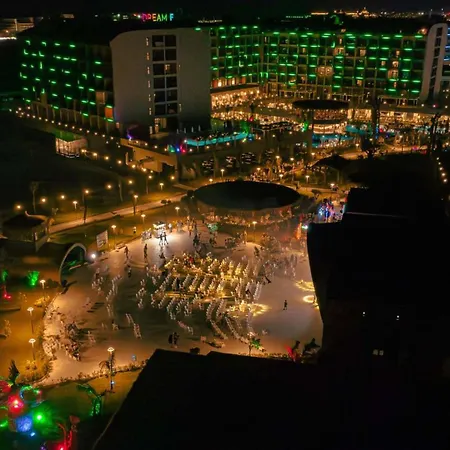 Dream Fun World Otel Side