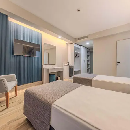 Otel Dream Fun World Side