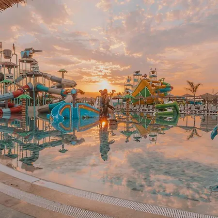 Dream Fun World Otel 5*