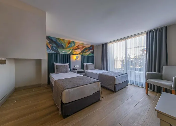 Dream Fun World Hotell 5*