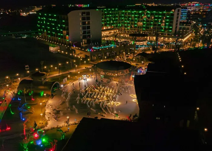 Dream Fun World Hotell Side