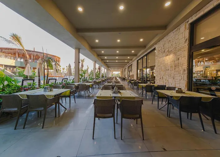 Dream Fun World Side