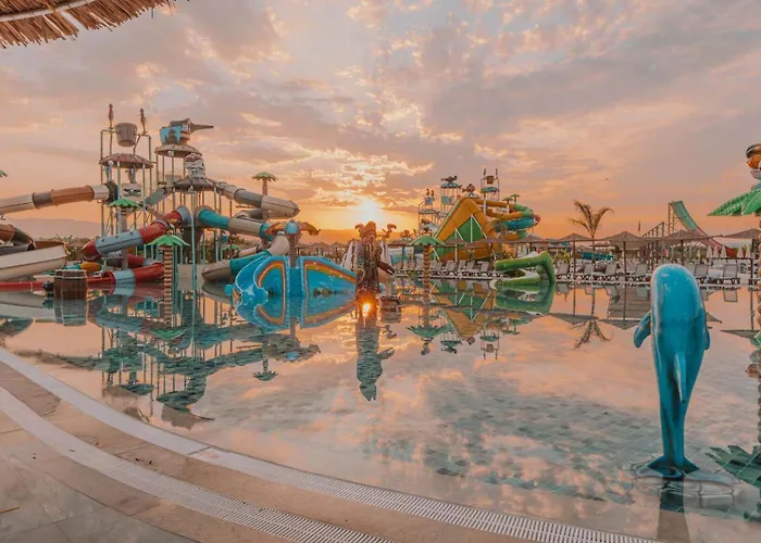 Dream Fun World Hotell 5*