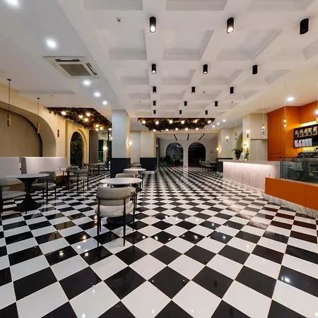 Dream Fun World Hotel